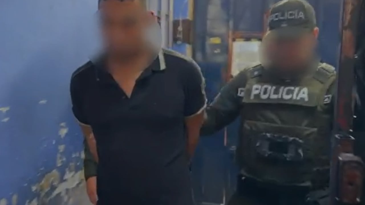 En un operativo de control adelantado en el barrio Palmas Uno de Popayán, la Policía Nacional detuvo a alias “Manotas”, señalado como presunto cabecilla del Bloque Móvil Martín Villa.