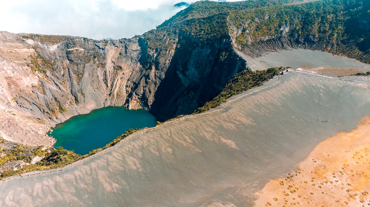 Diversos son los atractivos naturales con los que cuenta Costa Rica, invitado al reciente Encuentro de Acotur en Caquetá, para compartir sus fortalezas en turismo sostenible. En la foto, el Parque Nacional Volcán Irazú, en el país centroamericano.
Foto: especial para El País
