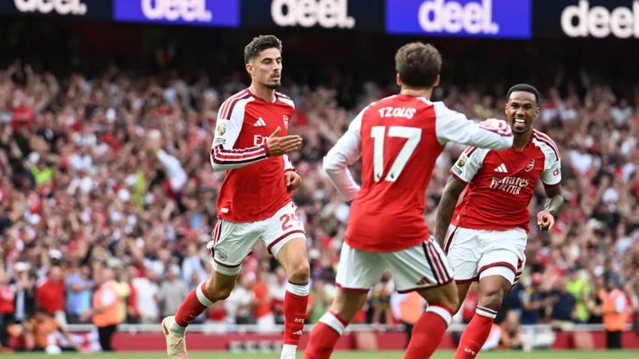 Los jugadores del Arsenal celebran uno de los tantos de la victoria contra el Chelsea.