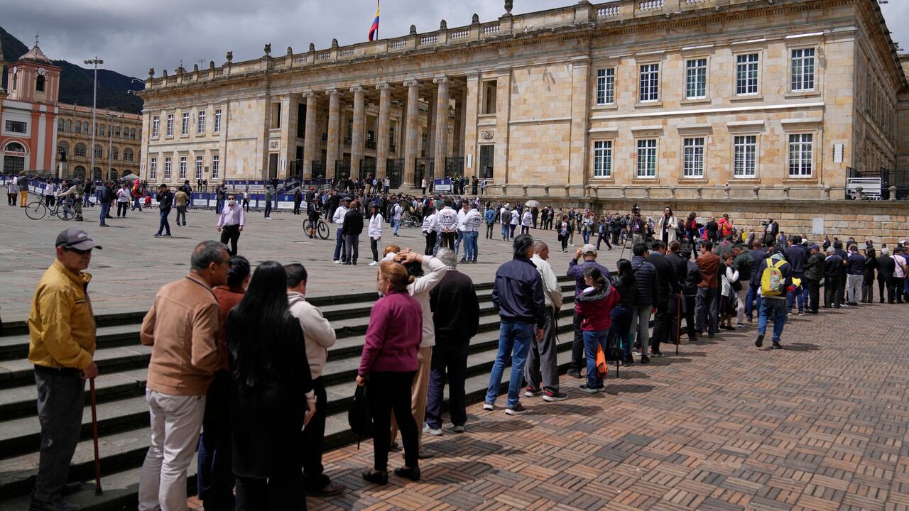 Funeral de Miguel Uribe, EN VIVO: Procurador y presidente del Congreso piden bajar el tono y hacer una política “decente” - El País