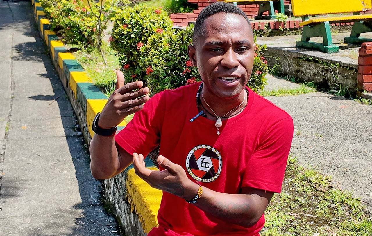 Leonard Rentería lidera la Corporación Eleggua, una organización que acompaña a 70 niños y sus familias en Buenaventura con el apoyo de Compromiso Valle.