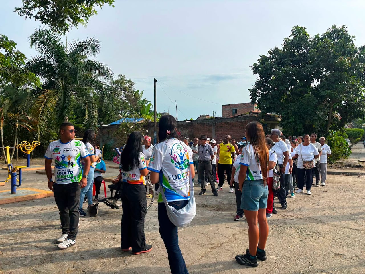 El alcalde Walter Zúñiga Barona reiteró el compromiso de su administración de continuar llevando programas sociales a las comunidades rurales para mejorar la calidad de vida de los adultos mayores