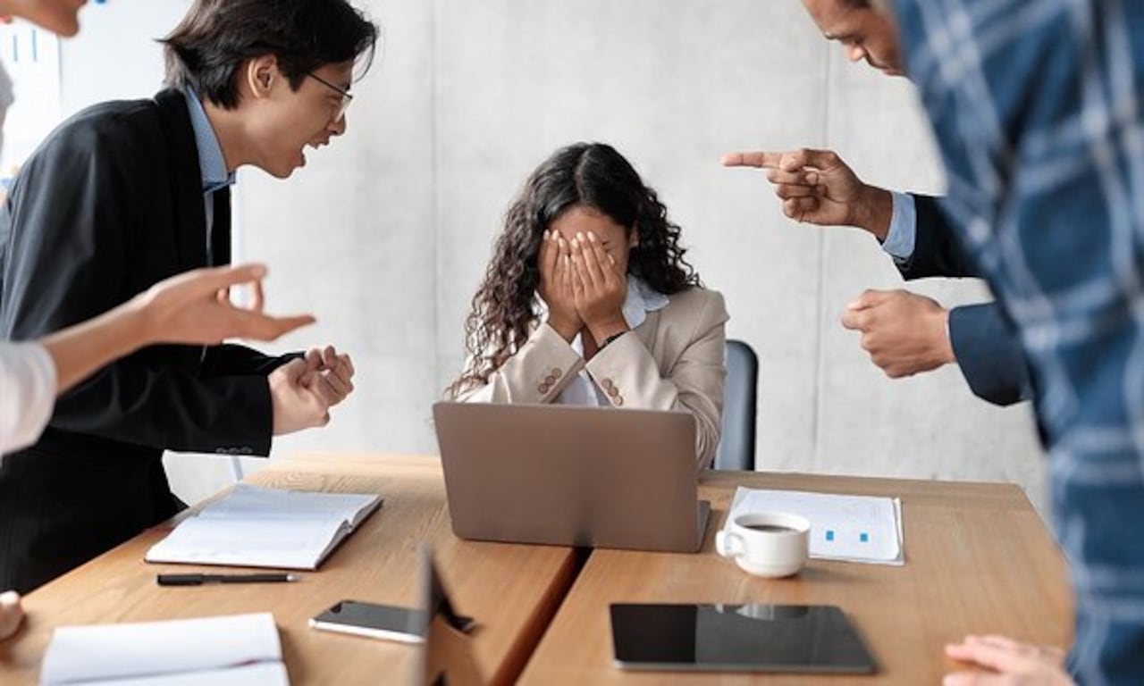 El Ministerio del Trabajo será la entidad encargada de vigilar el cumplimiento y sancionar a quienes vulneren estas disposiciones.