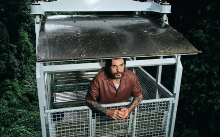 Imagen del lanzamiento del sencillo Hagamos Que, de Juanes.