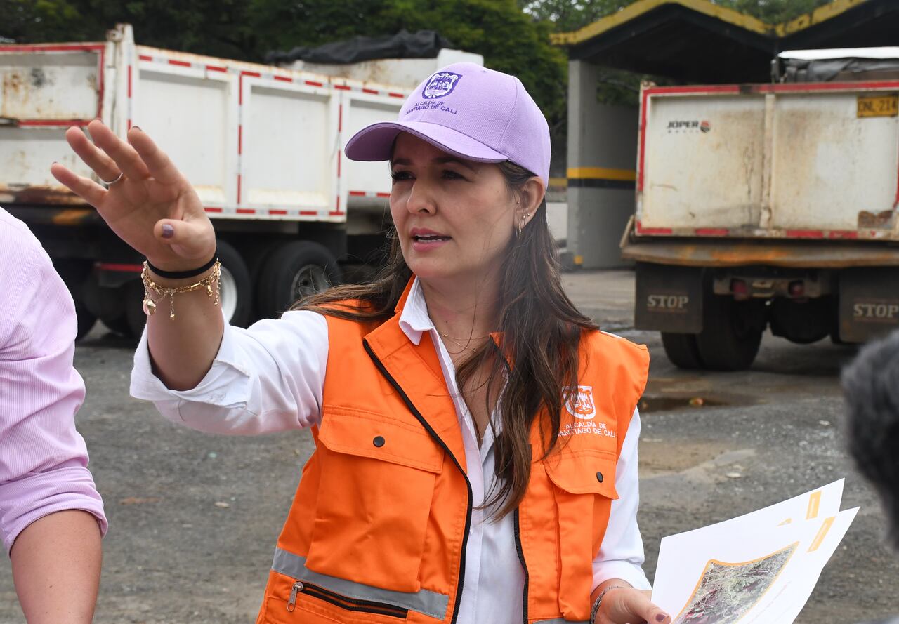 Cali: Talleres del municipio. Luz Adriana Vásquez Trujillo, es la encargada de gestionar la infraestructura de la ciudad, incluyendo la rehabilitación de vías. foto José L Guzmán. El País