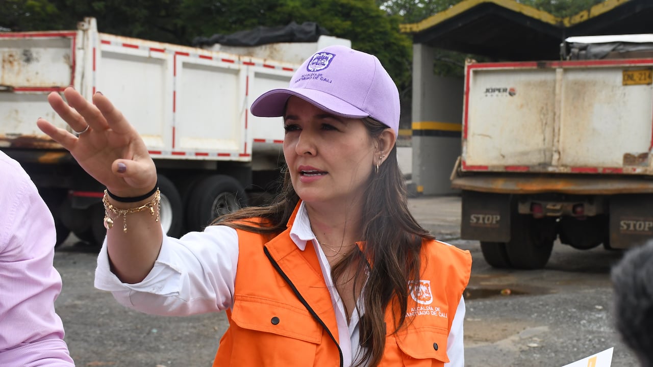Cali: Talleres del municipio. Luz Adriana Vásquez Trujillo, es la encargada de gestionar la infraestructura de la ciudad, incluyendo la rehabilitación de vías. foto José L Guzmán. El País
