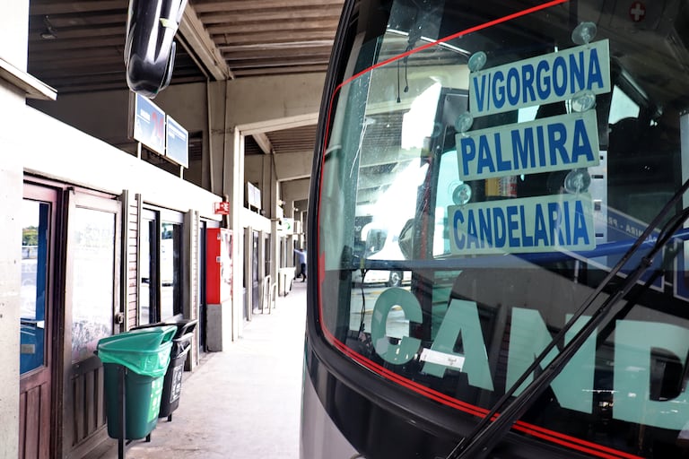 Buses intermunicipales en la terminal de transportes de Cali. Los precios de los pasajes tuvieron aumentos de hasta el 71%