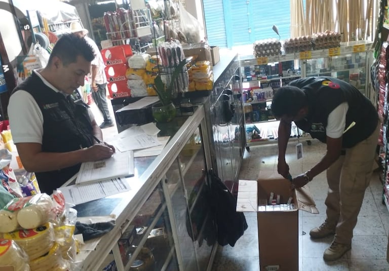 El Grupo Operativo Anticontrabando de la Gobernación del Valle del Cauca realizó 2.134 visitas a establecimientos comerciales para detectar irregularidades en la venta de cigarrillos y bebidas alcohólicas.
