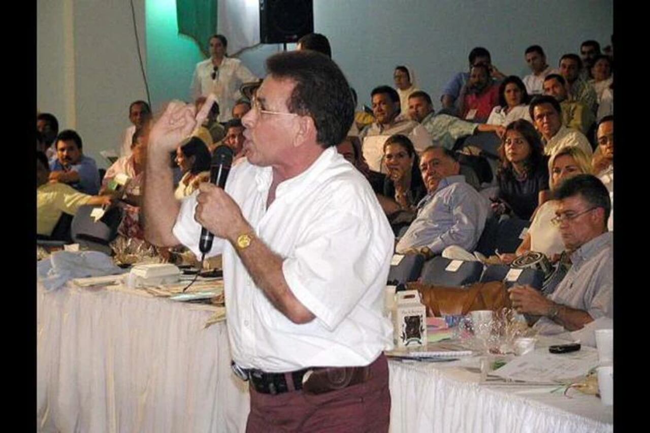 La última vez que se vio a Eudaldo León Díaz Salgado hizo fue en el Consejo Comunal en Corozal, Sucre, un 1 de febrero del año 2003. Díaz Salgado, alcalde de El Roble, resaltó que su vida corría peligro y denunció las irregularidades de Salvador Arana Sus, gobernador de Sucre de la época y relacionado con grupos paramilitares. Fue encontrado muerto dos meses después.