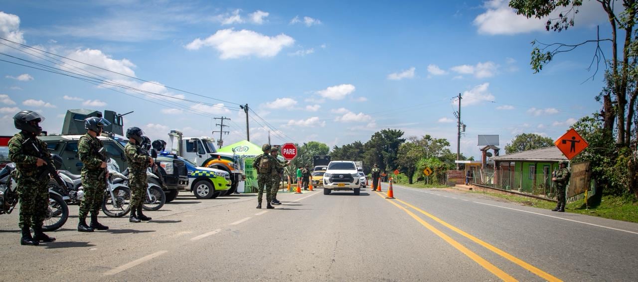 Según informaron las autoridades, los uniformados estarán apoyados por puestos de control, patrullajes motorizados y a pie, dispositivos de reacción inmediata, planes de prevención contra el hurto, el tráfico de estupefacientes, la pólvora ilegal y la conducción en estado de embriaguez.