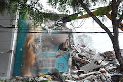 Demolición del Edificio María Mercedes en el barrio Cuarto de Legua.