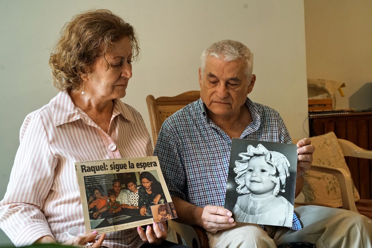 María Eugenia Prada y Henry Lipsky no pierden la esperanza de responderse una pregunta necesaria para sanar: ¿qué pasó con Raquel, su hija? ¿Cómo está hoy?