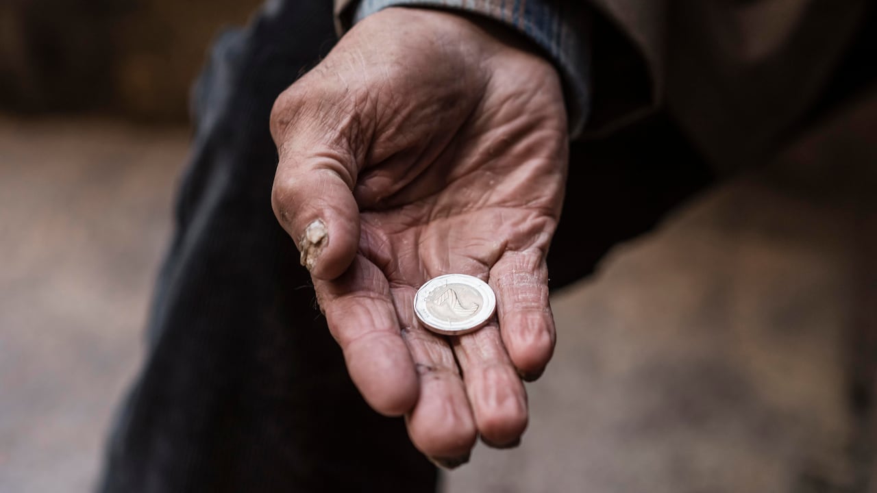 Para muchos colombianos salir de la pobreza depende de las oportunidades y conexiones.