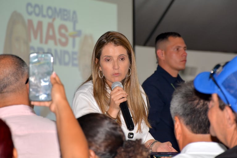 En visita a Cali, la candidata presidencial Paloma Valencia aseguó que integrantes de su campaña son perseguidos y amenazados en el Cauca. Foto Jorge Orozco