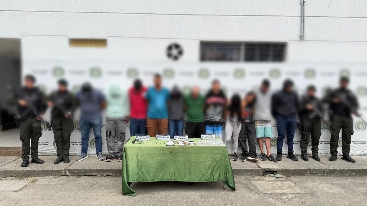 Estos sujetos fueron detenidos por los delitos de concierto para delinquir con fines de homicidio y porte ilegal de armas de fuego.