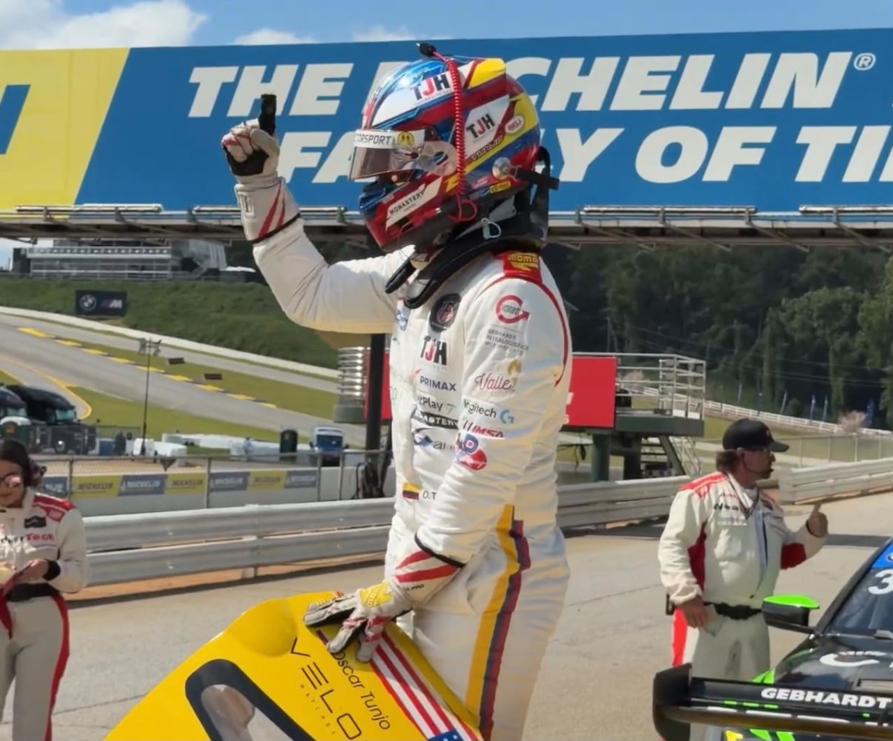 Óscar Tunjo a bordo de coche en el IMSA VP Racing SportsCar Challenge.
