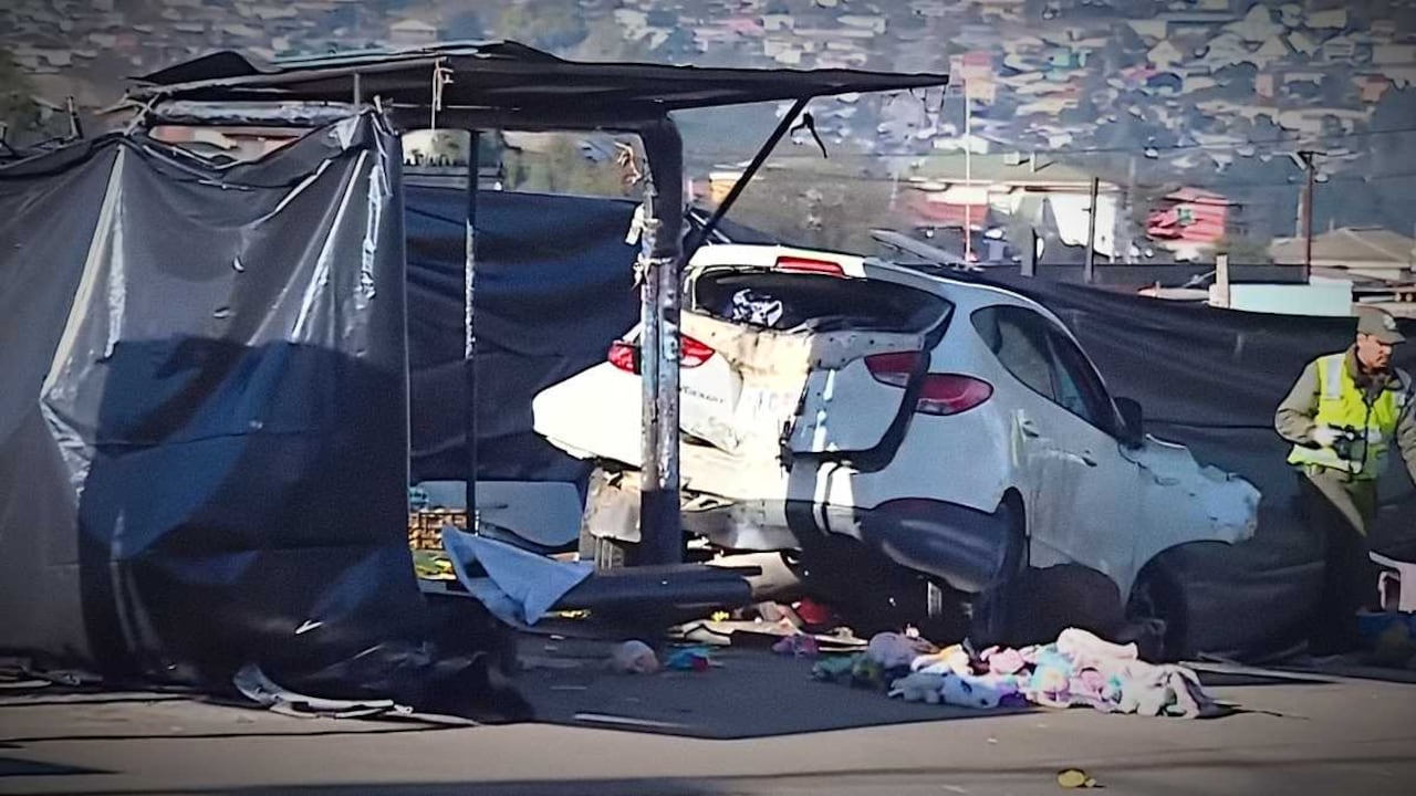 Equipos de emergencia atendieron a los heridos en el lugar de la tragedia, entre ellos cinco adultos y dos lactantes, quienes fueron reportados fuera de riesgo vital.
