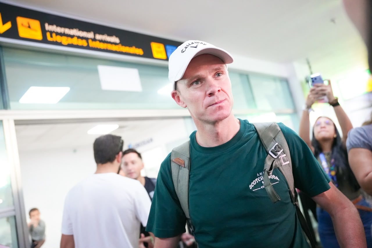 Christopher Froome llega a Cartagena para el Gran Fondo de Nairo Quintana 2026.