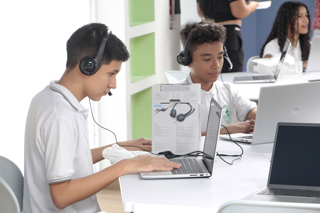 Fortalecer 92 instituciones educativas oficiales de Cali es un gran hito para seguir aportando a la educación de calidad en la ciudad.