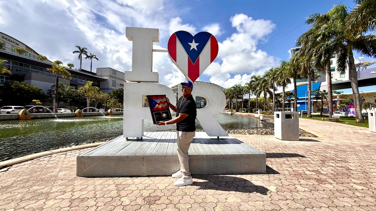 En medio de lágrimas, García agradeció la “nobleza de Puerto Rico” y reivindicó el valor cultural de la salsa como puente entre naciones.