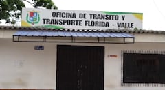 Roban Secretaría de Tránsito de Florida, Valle, y suspenden la atención al público mientras investigan los daños y las pérdidas.