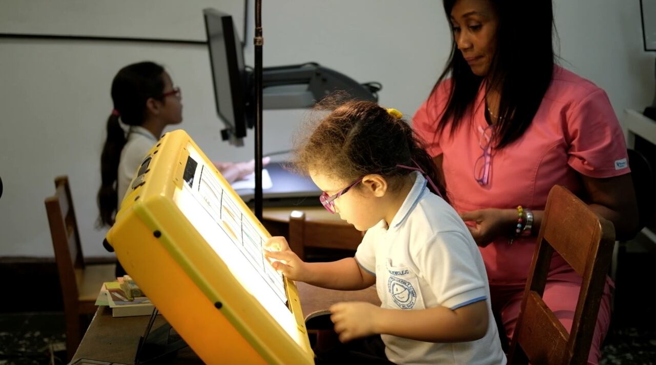 El propósito, y vivir un momento crítico, a nivel económico, llevaron a sus directivos a construir, hace 40 años, una unidad médica para solucionar la urgencia de investigar y atender directamente los distintos casos que padecían niños y adultos.