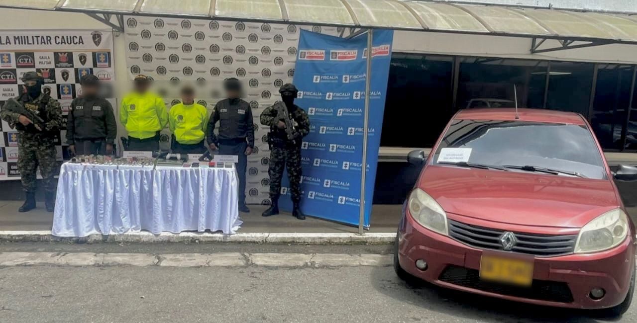 Durante la diligencia, las autoridades incautaron relojes, celulares, una consola de videojuegos y otros objetos que habían sido reportados como hurtados.