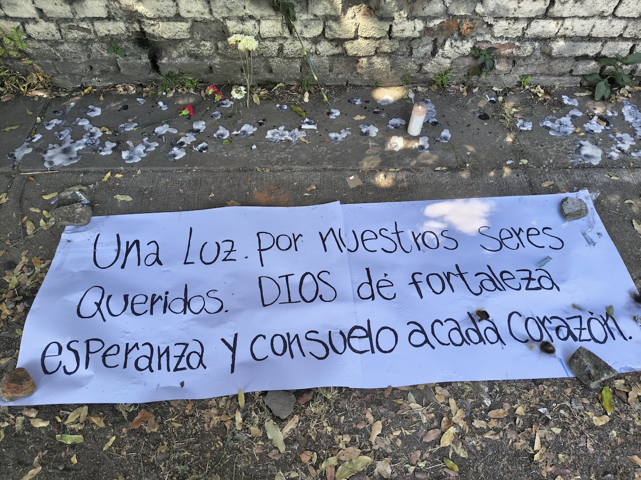 Panorama a las afueras del Instituto Nacional de Medicina Legal en Palmira.