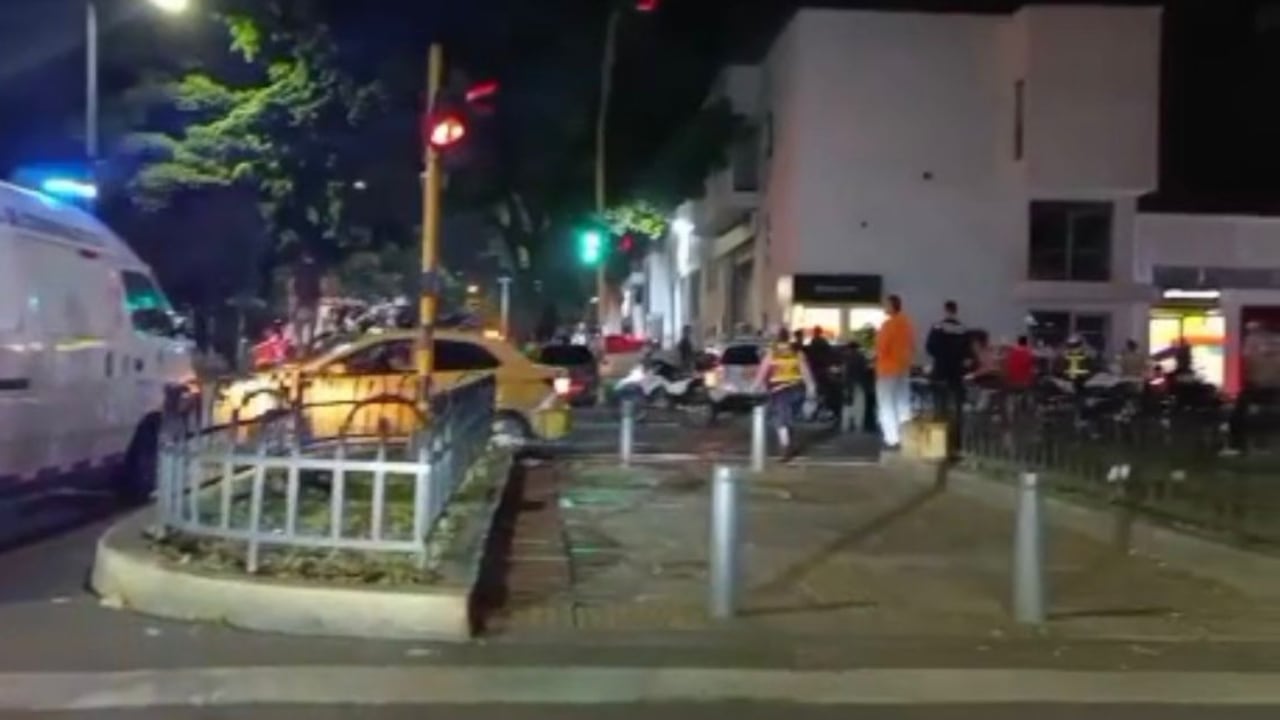 El hecho se registró en frente de un establecimiento comercial.