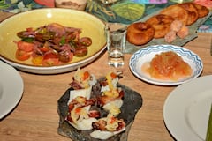 "Vuelta a Colombia en 7 platos". Se trata de una experiencia culinaria creada por la chef Nayara Bonivento en su restaurante Oriundo que celebra la diversidad culinaria del país con siete tiempos, cada uno representando una región diferente. foto Jorge Orozco