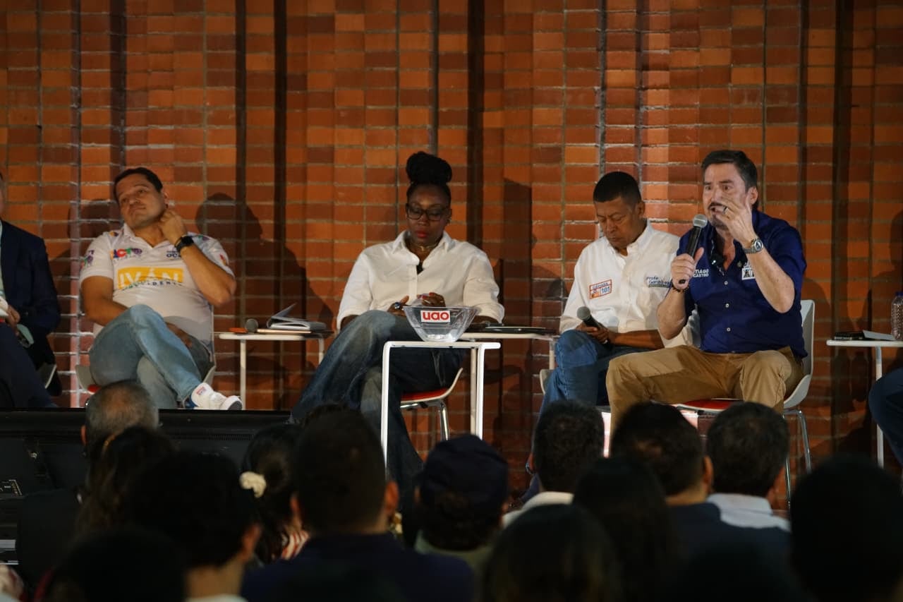 Alejandro Ocampo en el Ciclo de Debates, en la Universidad Autónoma de Occidente.