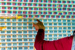 Los caleños son grandes apostadores, y la ciudad ocupa uno de los primeros puestos en compra de chance y loterías a nivel nacional, según un estudio de mercado.