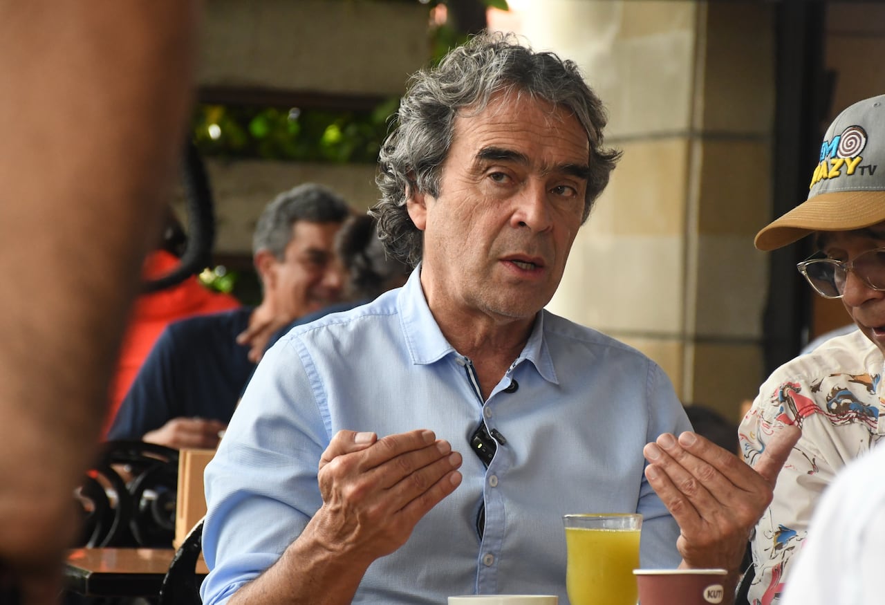 Sergio Fajardo y Jorge Robledo, en campaña por Cali, Panaderia Kuty.