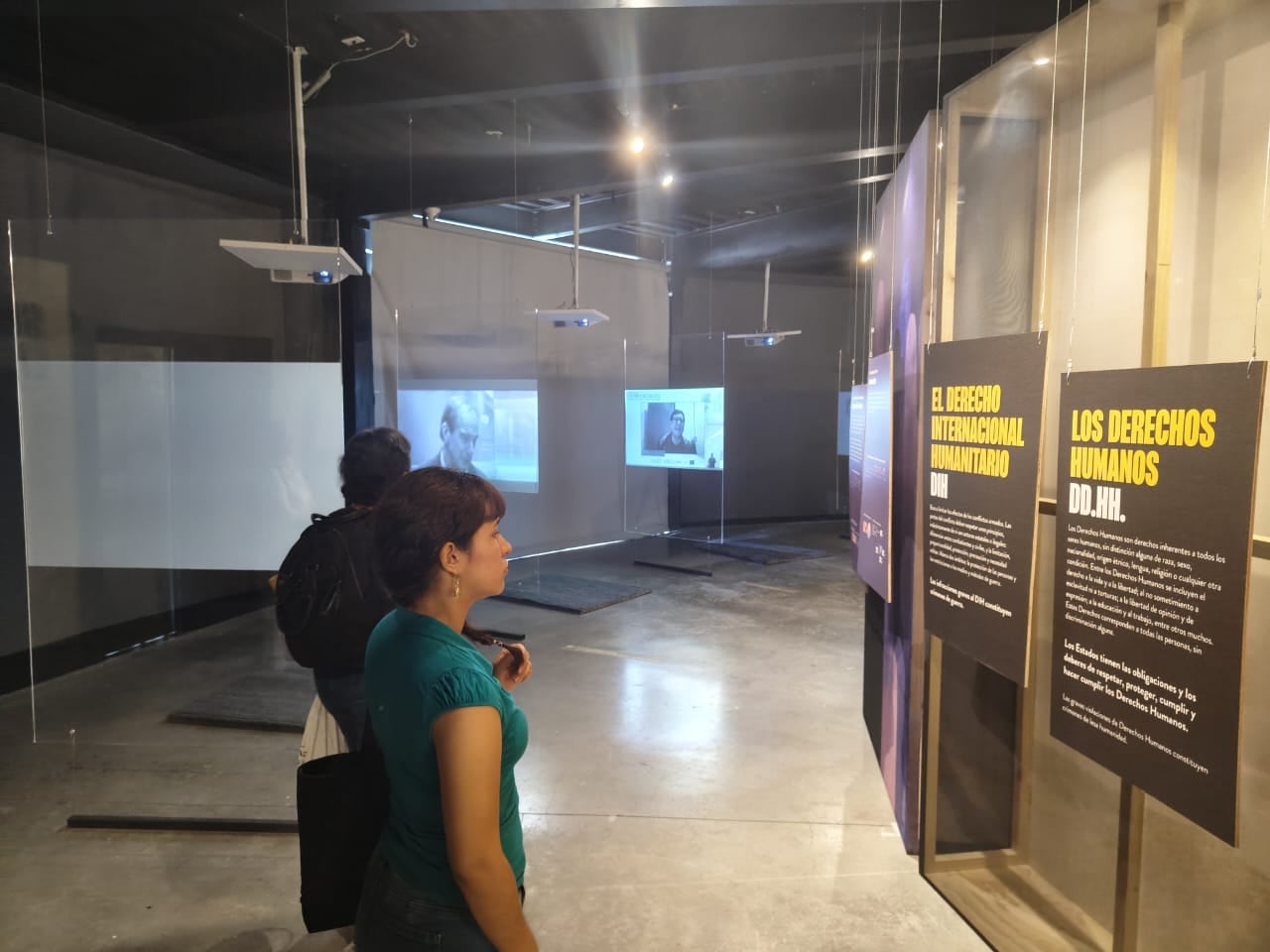 Inicia la itinerancia nacional de la exposición 'Hay futuro si hay verdad' en la Biblioteca Departamental.