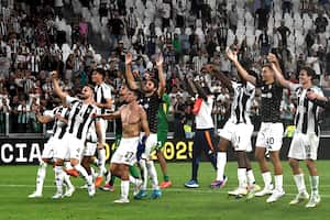 Juventus debutó con victoria en la Serie A al derrotar al Calcio Como de Fabregas