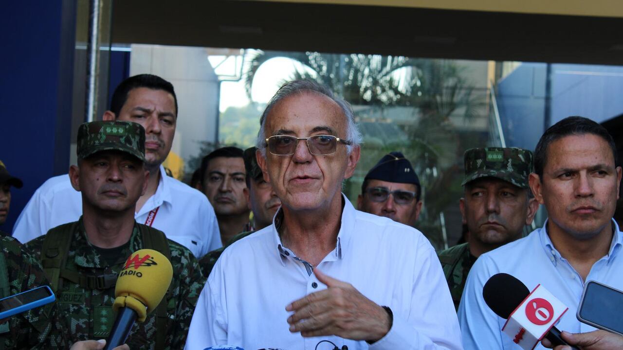 El ministro Velásquez le recordó a las comunidades del Catatumbo que el Gobierno Nacional dispuso puntos de atención para las poblaciones que necesitan recibir atención humanitaria y resguardar su integridad en albergues ubicados en Tibú, Cúcuta y Ocaña.