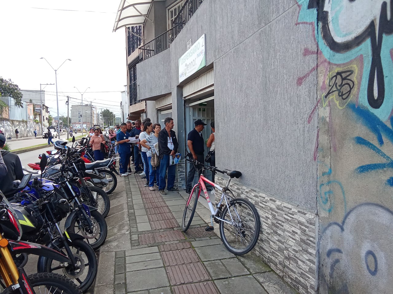 La falta de medicamentos para los usuarios de la Nueva EPS se agudizó desde el pasado 23 de diciembre cuando terminó la contratación entre el dispensario farmaceútico y la Nueva EPS.