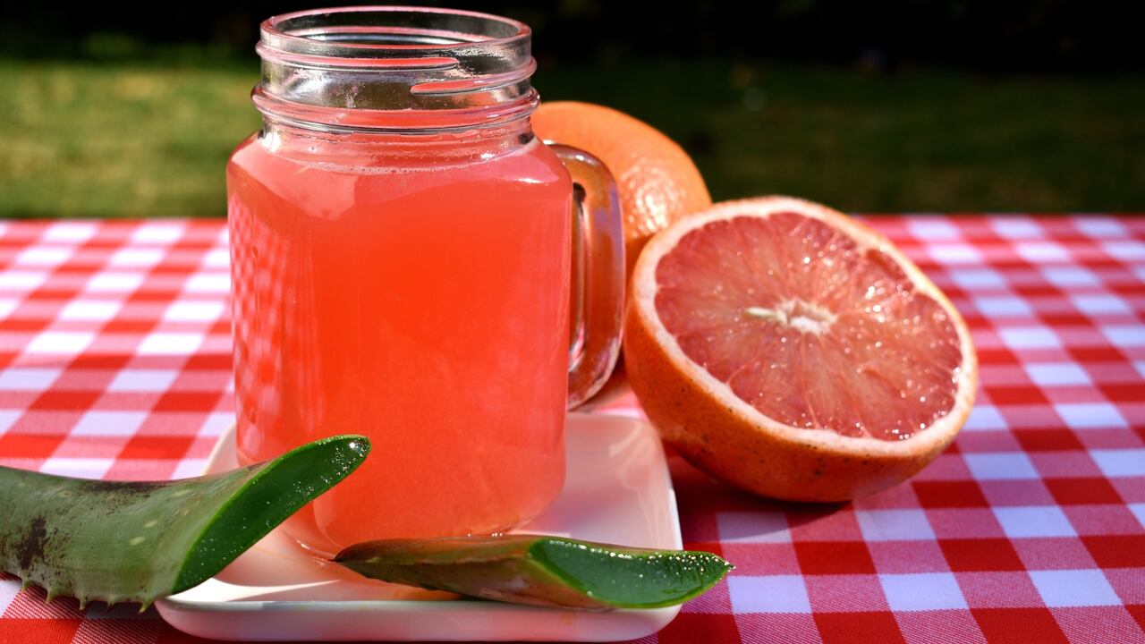 Tomar con frecuencia este jugo de aloe y naranja puede ayudar a disolver los cálculos renales.