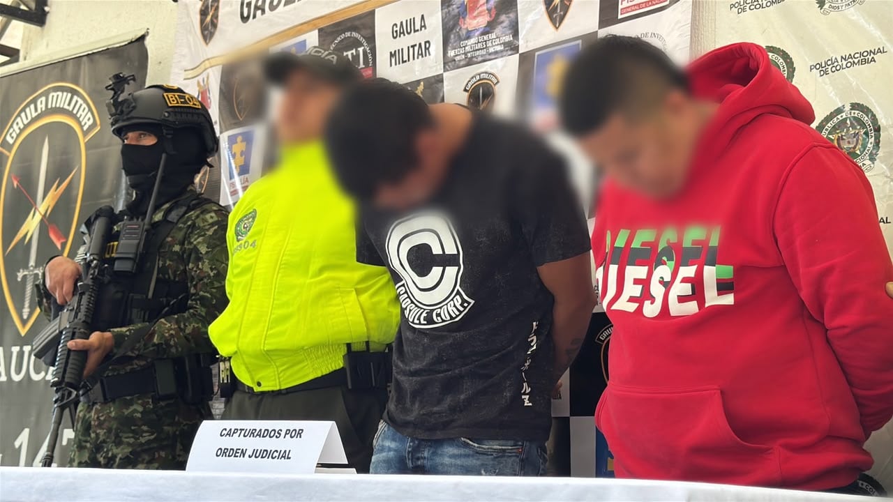 En un operativo desarrollado en el barrio Samuel Silverio de Popayán, las autoridades capturaron a dos presuntos integrantes de una red dedicada al hurto de vehículos para las disidencias de las Farc.