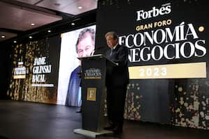 Jaime Gilinski Recibe el premio a la Excelencia Empresarial 2023 que otorga la revista Forbes