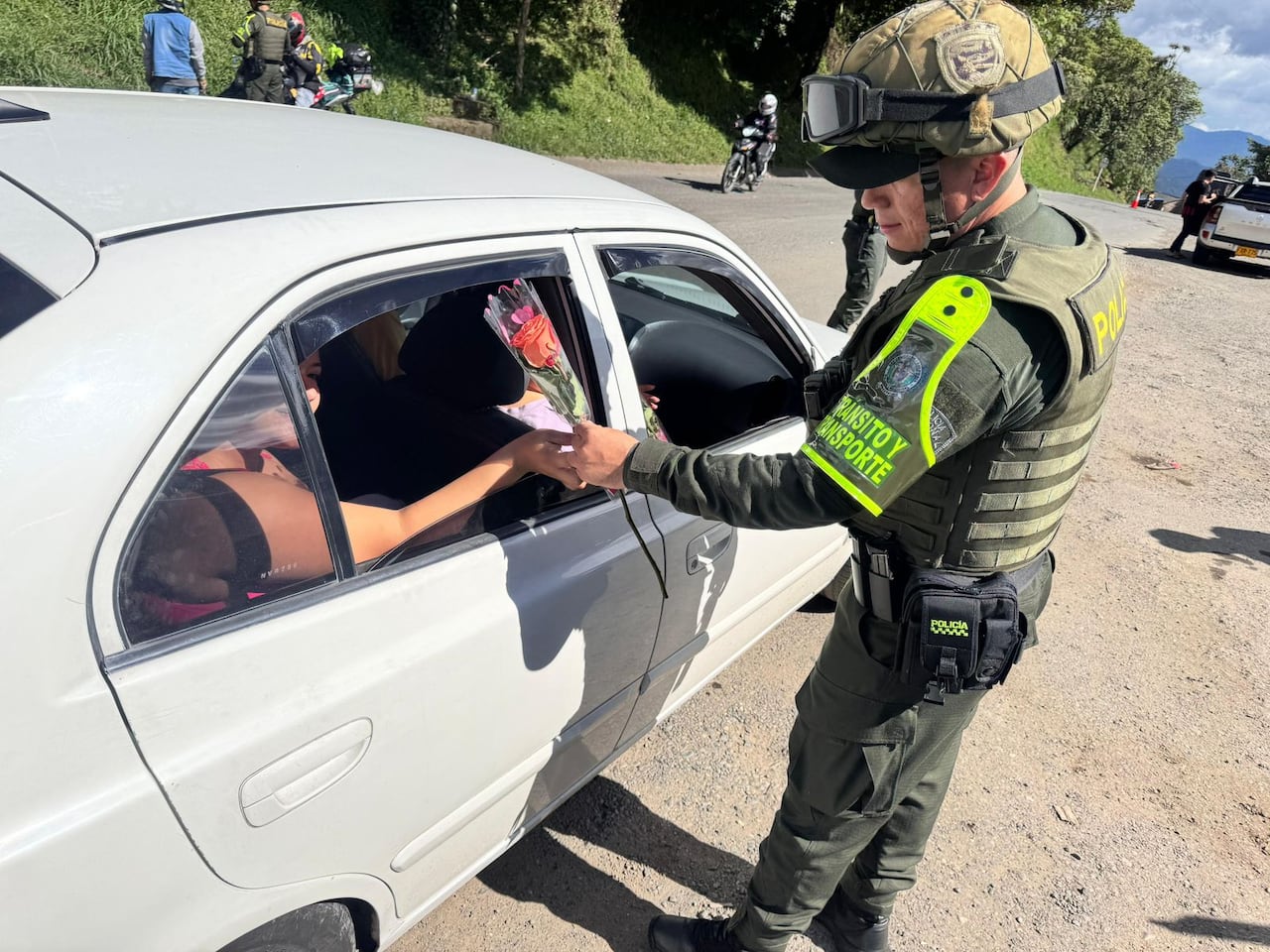 La Seccional de Tránsito y Transporte de la Policía reiteró su llamado a todos los actores viales a conducir con responsabilidad, respetar las normas de tránsito y pensar siempre en quienes los esperan en casa.