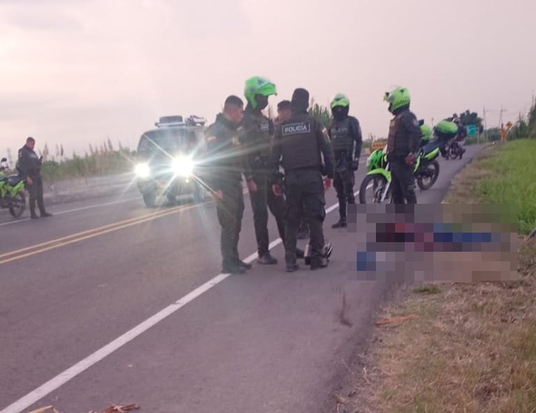 Motociclista fue asesinado por delincuentes al momento de robarle su vehículo y pertenencias, hecho que demuestra lo peligroso que es movilizarse por las carreteras del norte del Cauca.