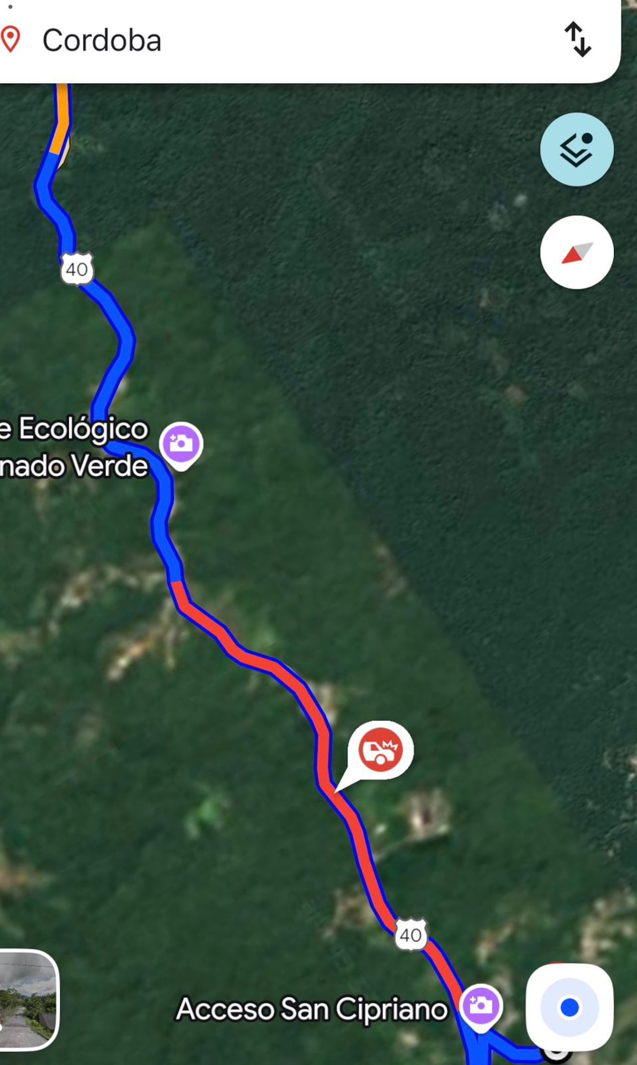 Fuerte accidente vial en la vía a Buenaventura genera gran congestión en la zona.