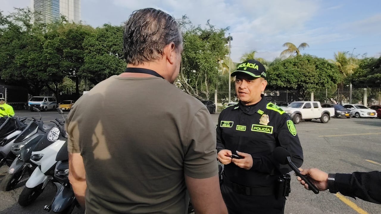 Policía recupera 118 motocicletas robadas en Cali; dueños reciben sus vehículos.