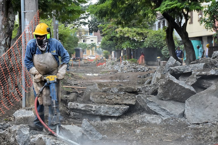 Emcali implementó la reposición tramos críticos redes de acueducto y alcantarillado de los Barrios 3 de Julio y Pampalinda en la comuna 19.