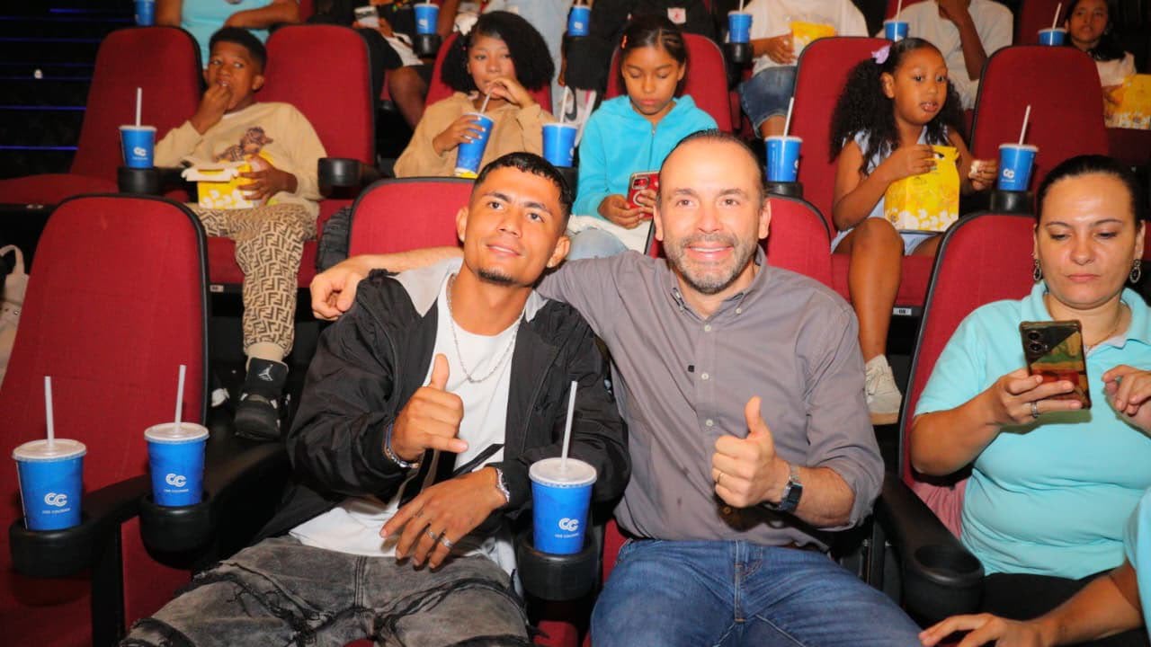 Más de 250 jóvenes vinculados al programa ‘Rugby por la Vida’ participaron en una función especial de la película Invictus.