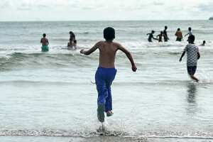 Los niños de Tenerife, están felices, porque algunos de ellos, han sido seleccionados para conocer el inmenso mar y tal vez podrán ver las ballenas jorobadas, que llegan al Pacífico para reproducirse, jugarán con las olas, sentirán el sabor salado del agua y correrán por grandes playas, como lo han visto en internet, así lo afirma Andrés Felipe Pulistar, un niño de 12 años, muy alegre y extrovertido, seleccionado por el amor e interés con el medio ambiente.