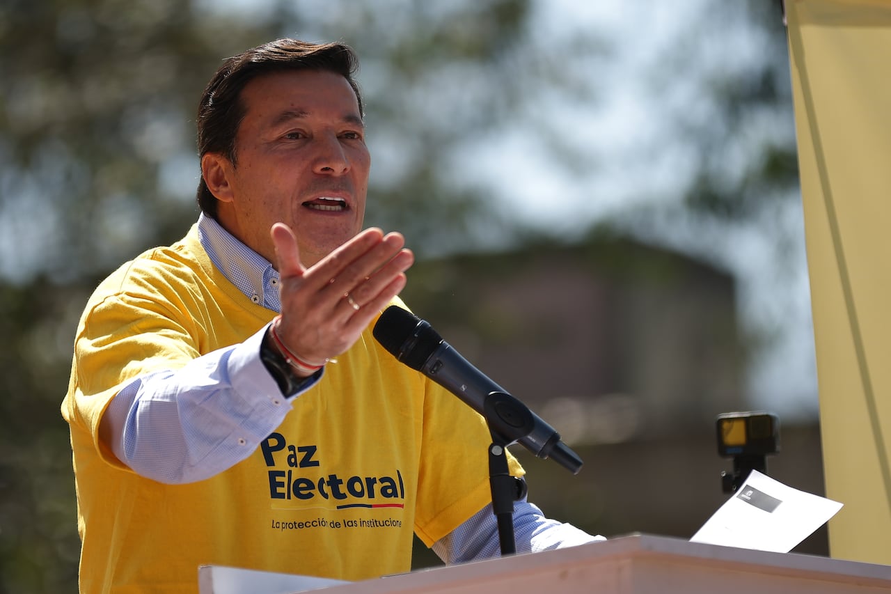 Bogotá. Febrero 26 de 2026. En la Registraduría Nacional del Estado Civil, el procurador Gregorio Eljach realizó la instalación de la jornada Colombia se Viste de Paz Electoral, una estrategia en la que participarán miles de funcionarios, organizaciones del sector productivo y de la sociedad civil para blindar el proceso electoral.