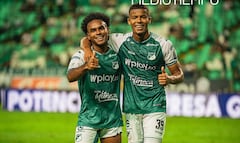 Jugadores del Deportivo Cali celebran el gol de Johan Martínez (izq.) con el Atlético Bucaramanga por la Copa Colombia 2026.