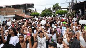 Villa Gorgona: sepelio de la niña Sofía Delgado. foto José L Guzmán. EL País